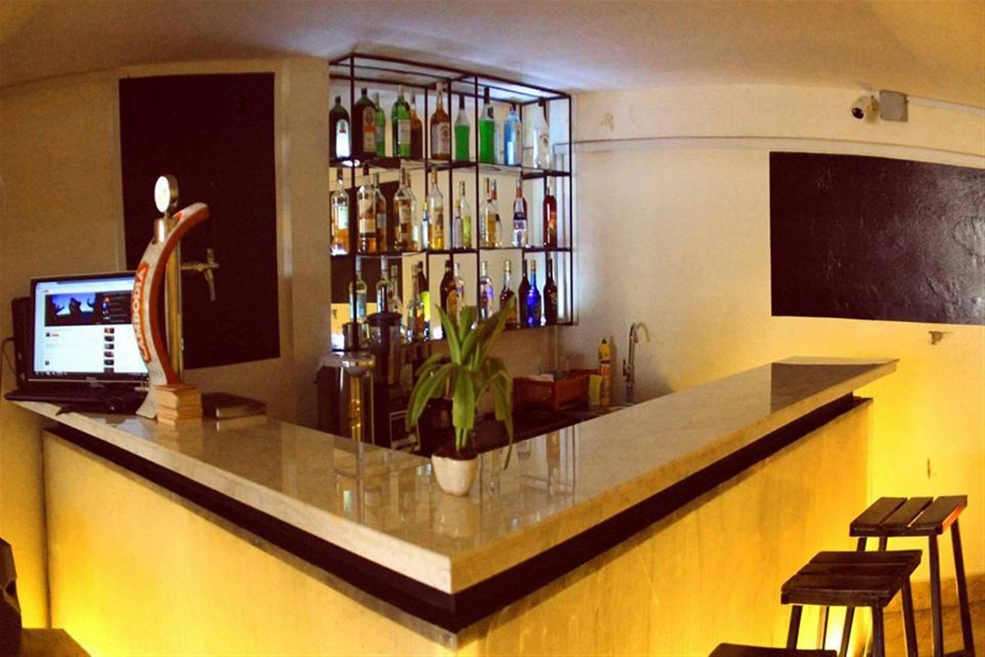 B52 Hostel Пномпень Экстерьер фото